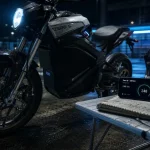 Moto électrique Zero S : autonomie affichée sur smartphone