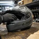 Casque moto LS2 intégral pour la ville ou la route