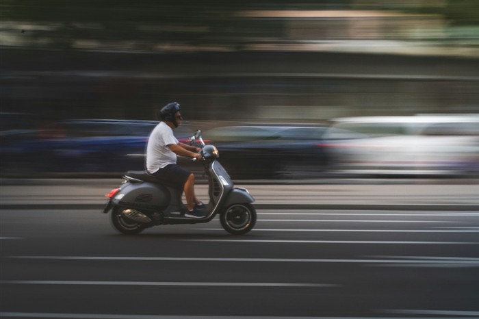 Débuter en scooter 125, quelles règles de conduite et d&rsquo;assurance ?